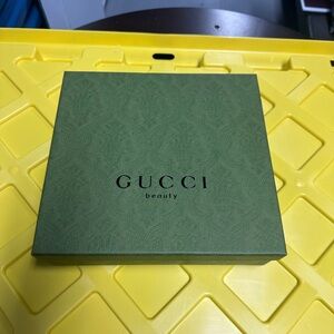 Gucci Flora Green Gift Box